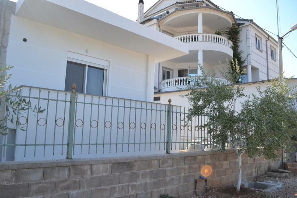 Villa Melodia Xhek Ксамил Екстериор снимка